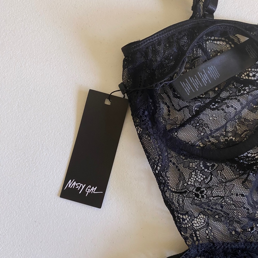 Nasty Gal Black Floral Lace Underwire Bodysuit Cutout Lingerie New Large - Picture 6 of 9
